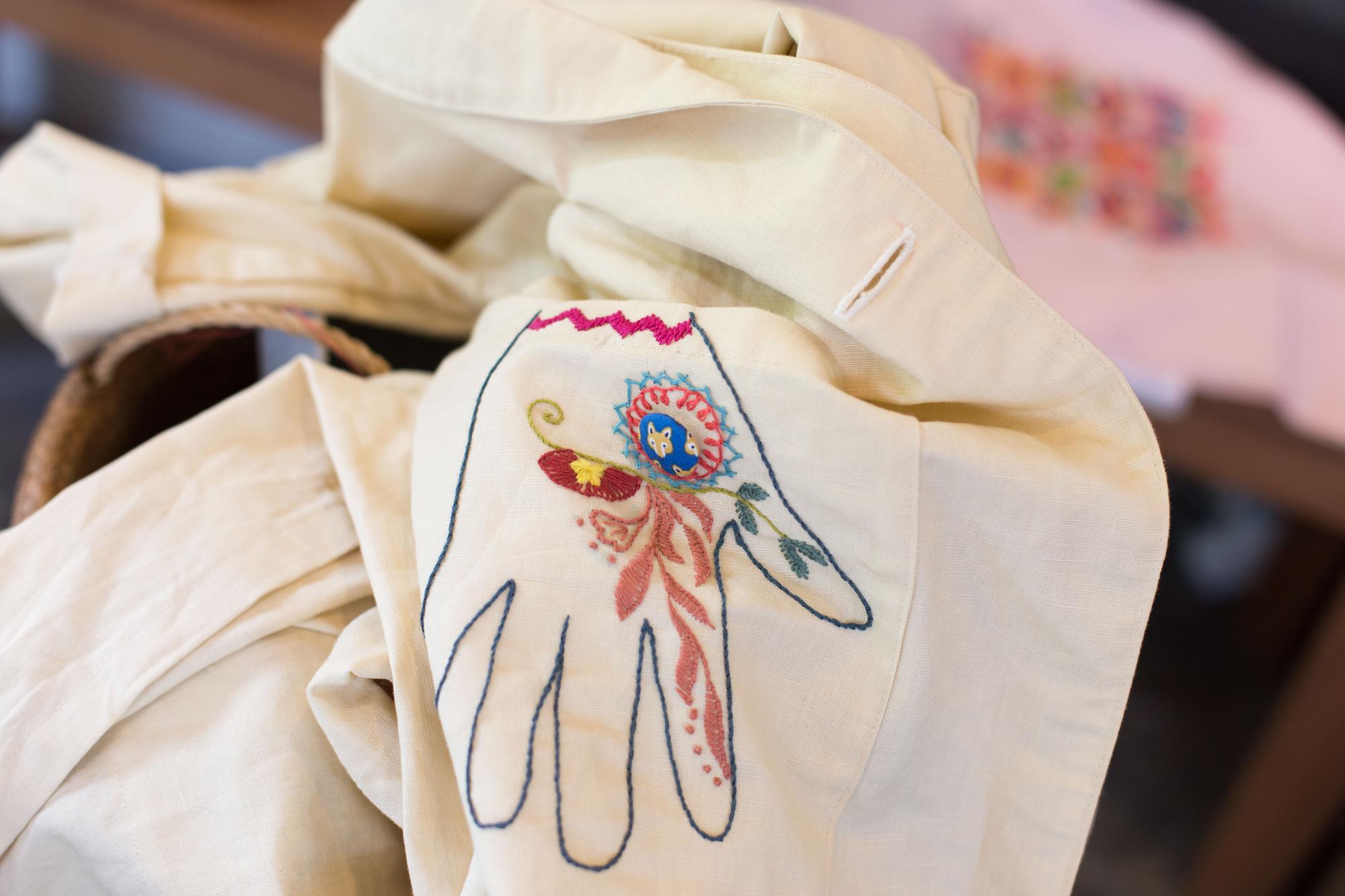 Embroidery Atelier — Bespoke вишивка logo